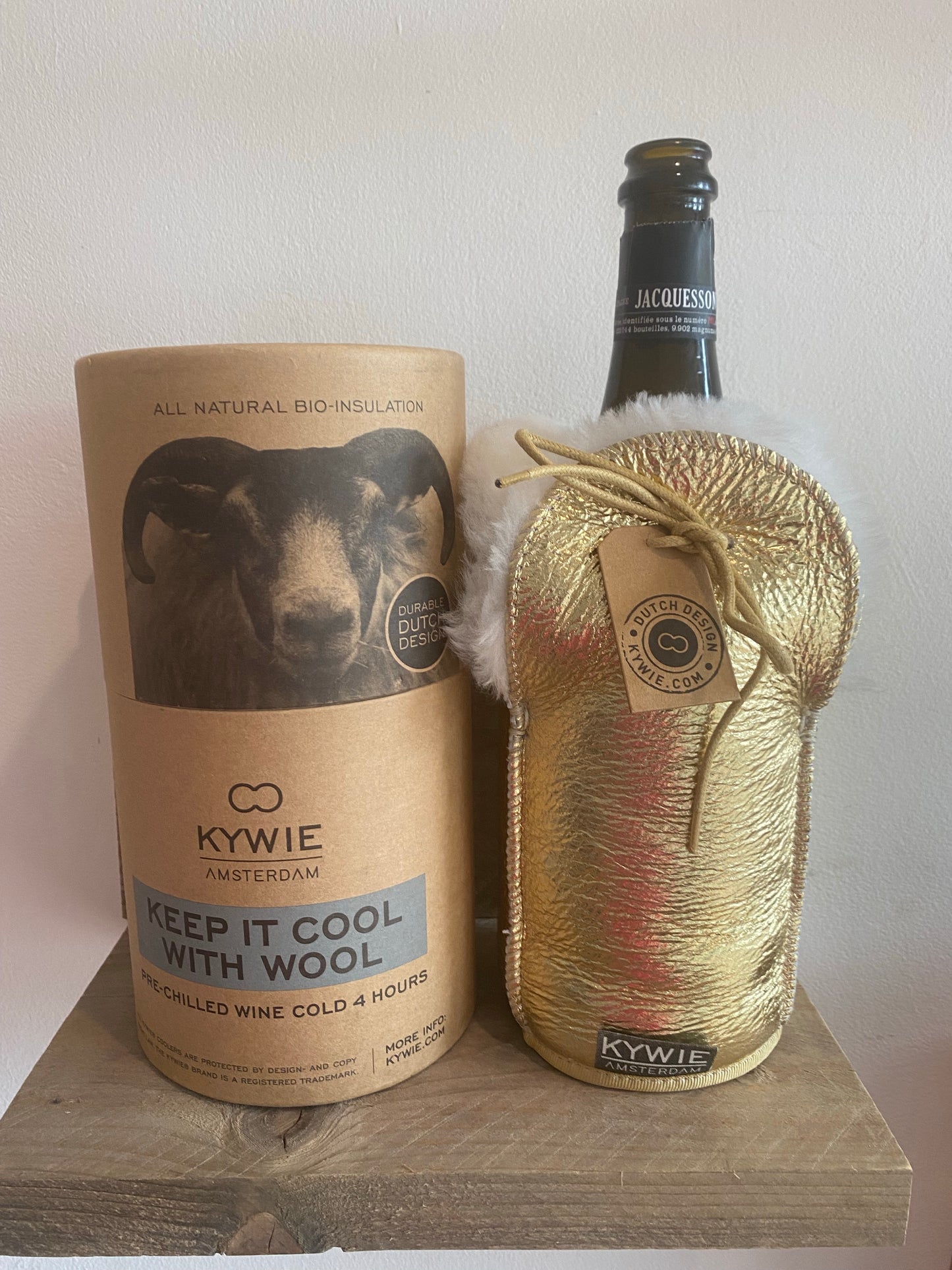 Goudkleurige champagne/wijnkoeler van Kywie Amsterdam
